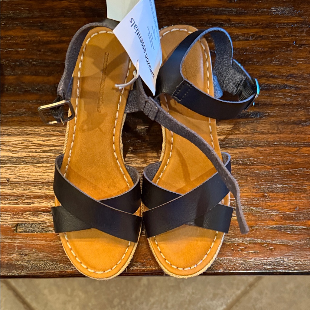 Amazon Essentials Black And Tan Strappy Sandals